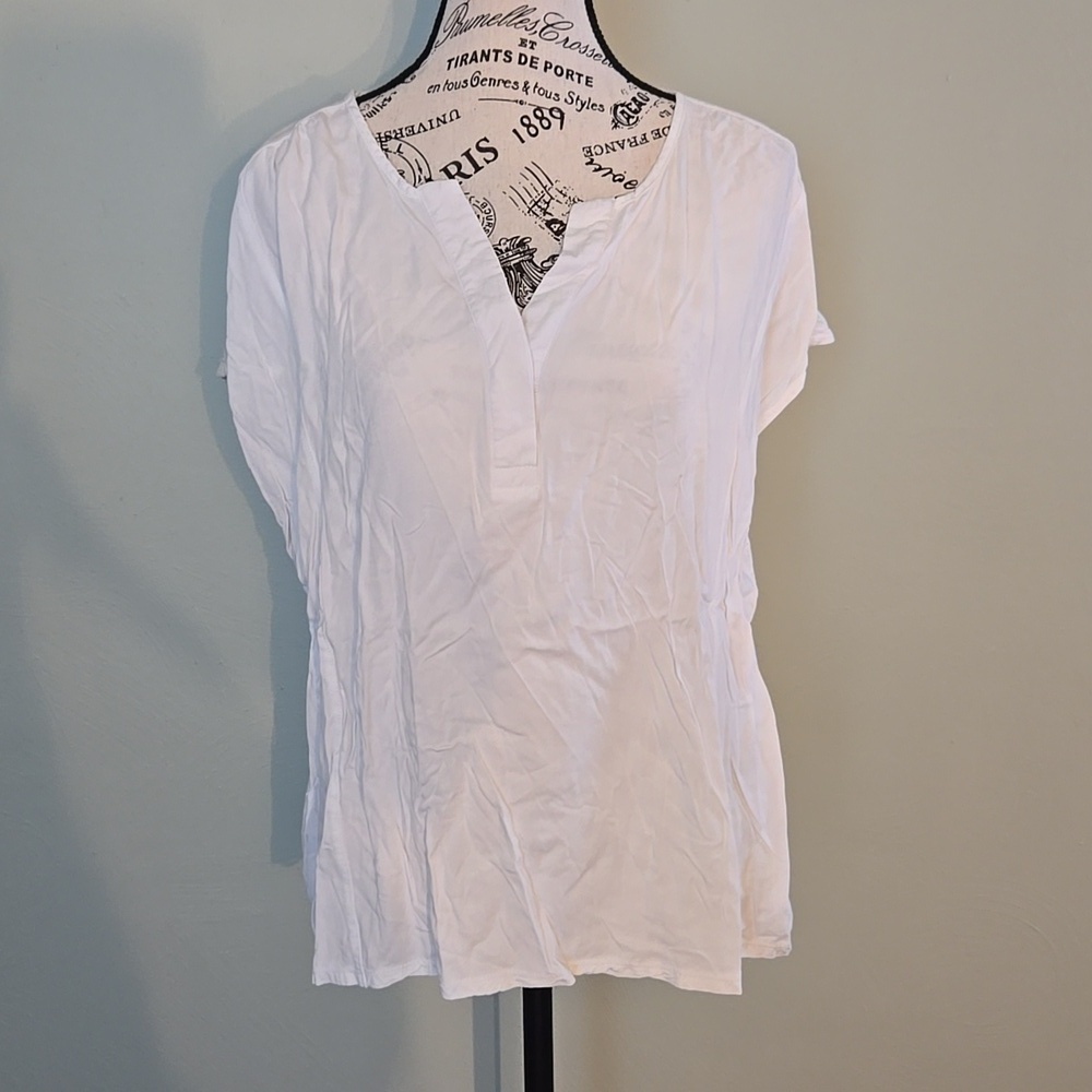Nine West V-neck Tee